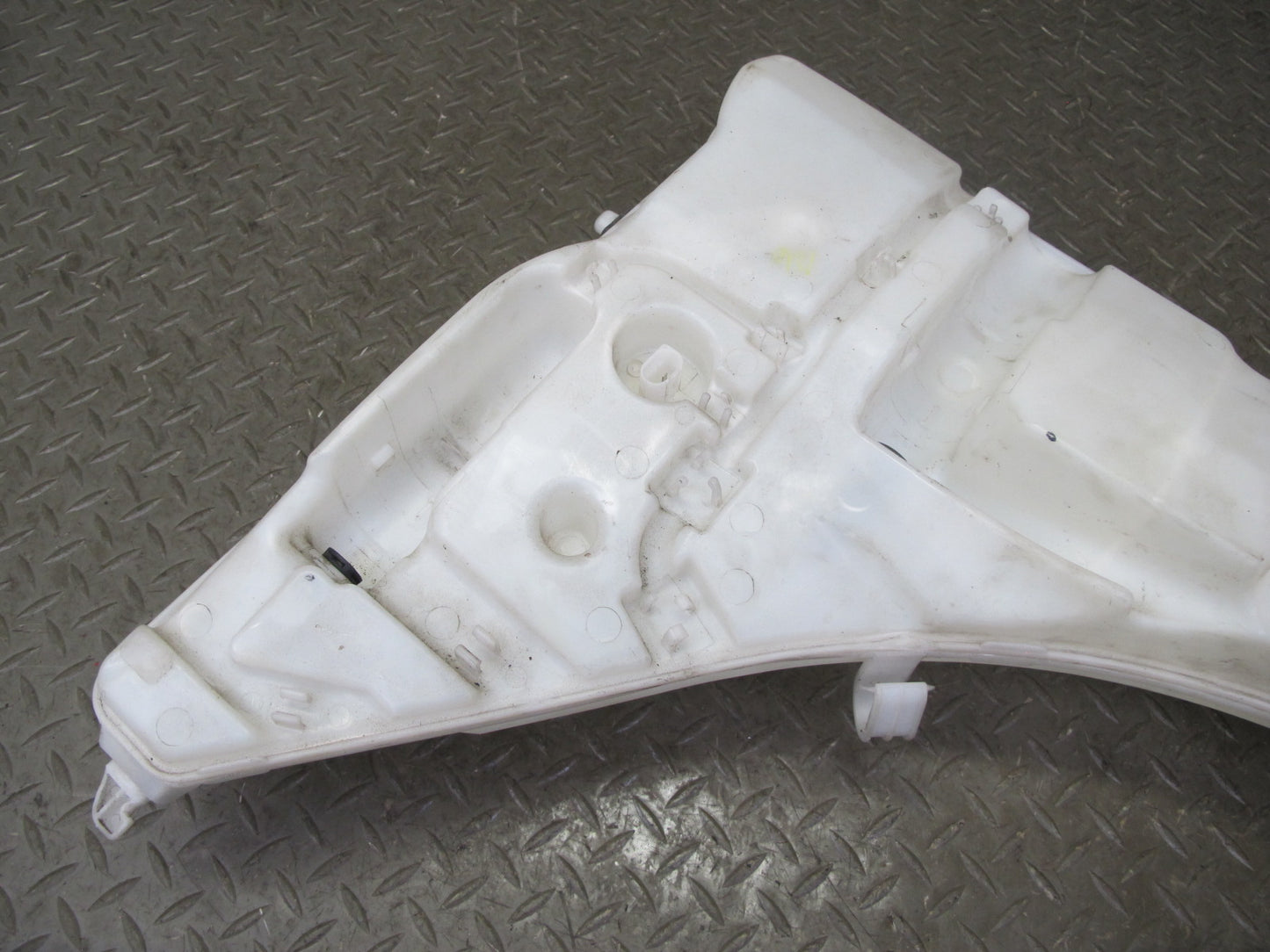 2014-2018 BMW F15 X5 Windshield Washer Fluid Reservoir Tank 7292424