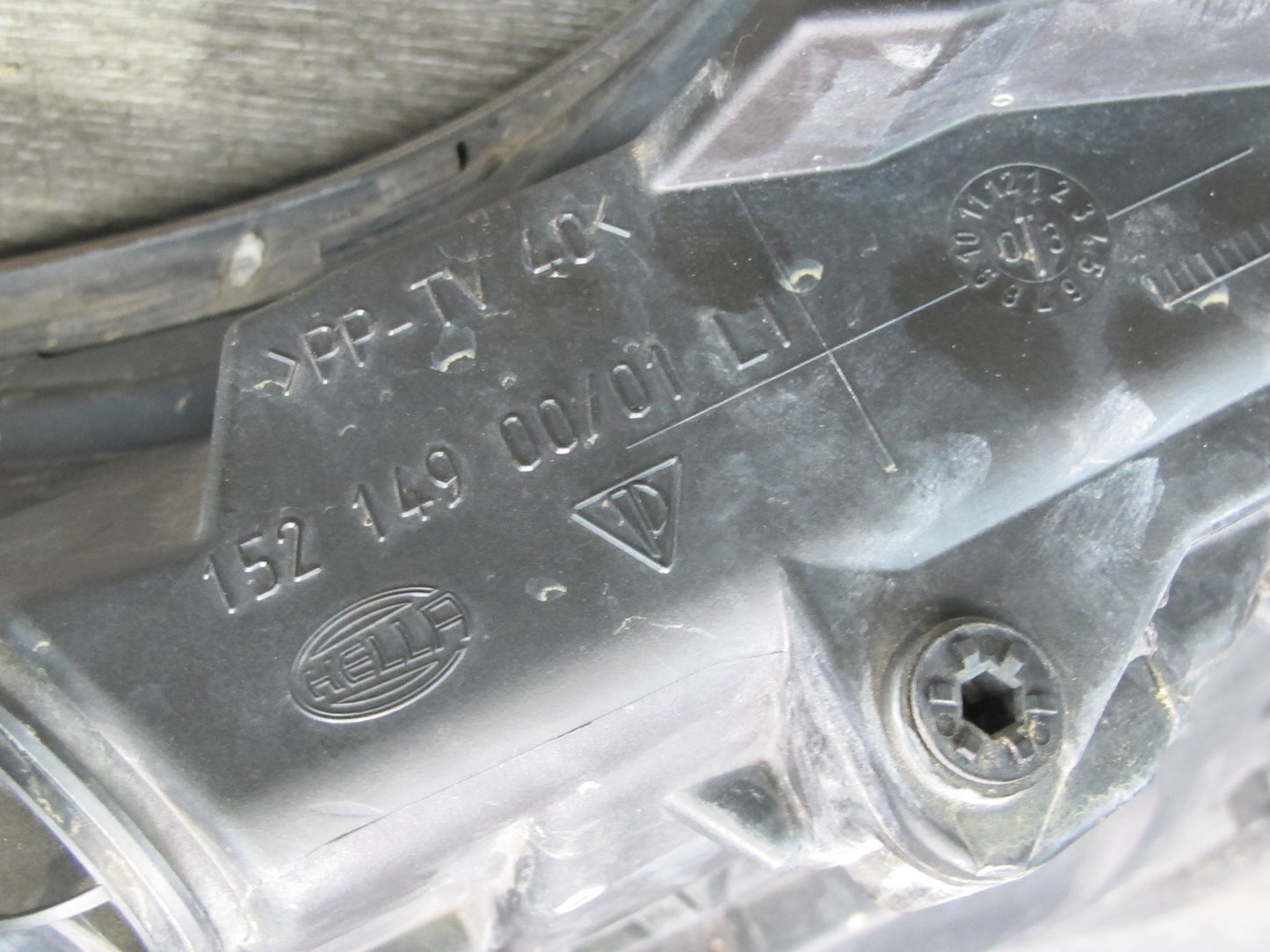 2002-2005 Porsche 911 996 Front Left Driver Side Xenon Headlight Lamp