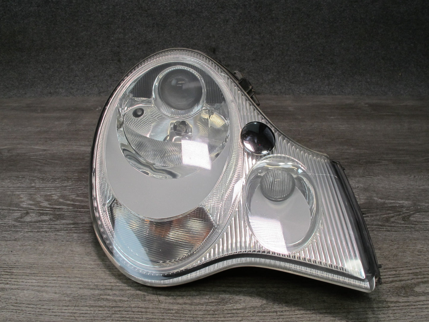 2002-2005 Porsche 911 996 Front Right Passenger Side Xenon Headlight Lamp