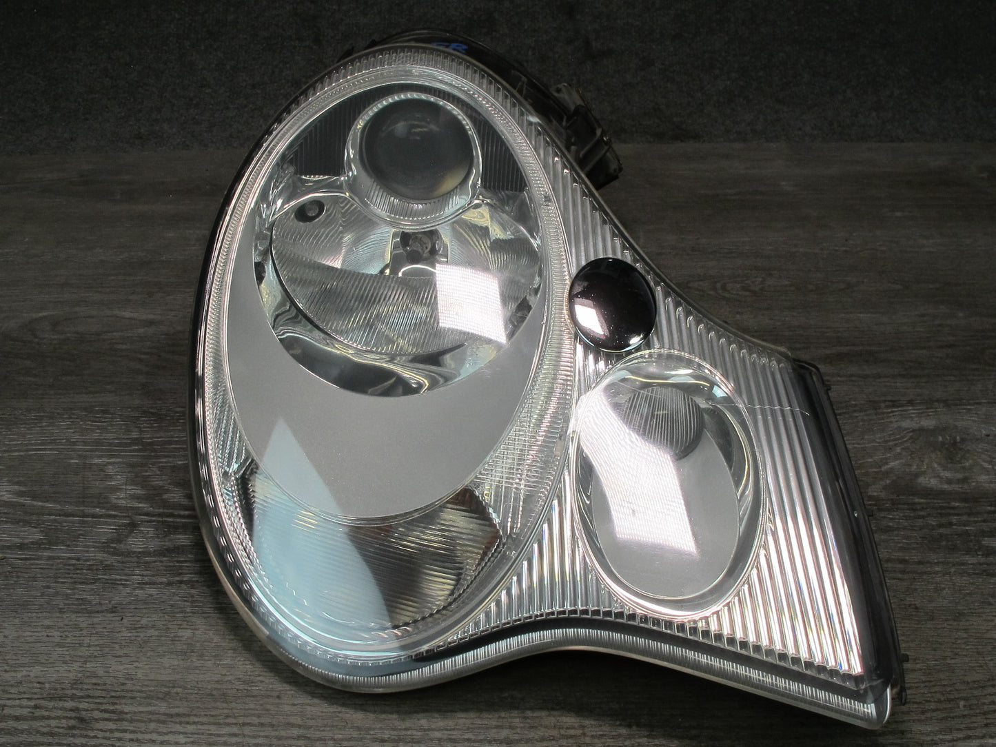 2002-2005 Porsche 911 996 Front Right Passenger Side Xenon Headlight Lamp