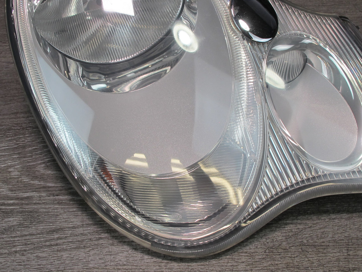 2002-2005 Porsche 911 996 Front Right Passenger Side Xenon Headlight Lamp