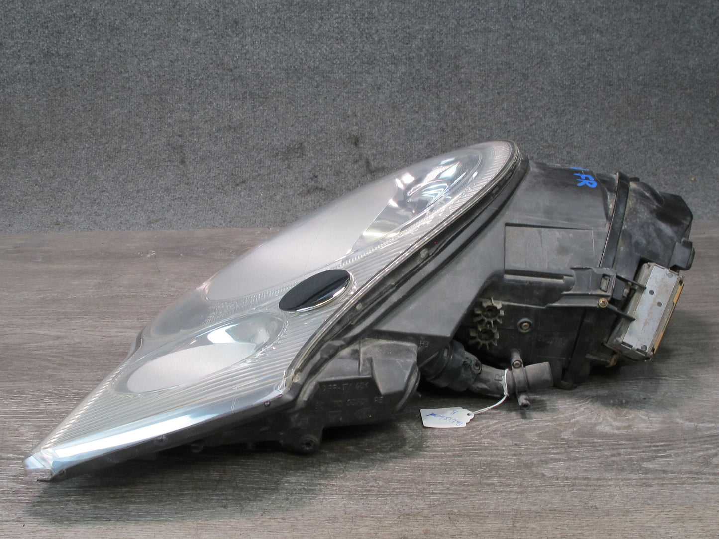 2002-2005 Porsche 911 996 Front Right Passenger Side Xenon Headlight Lamp