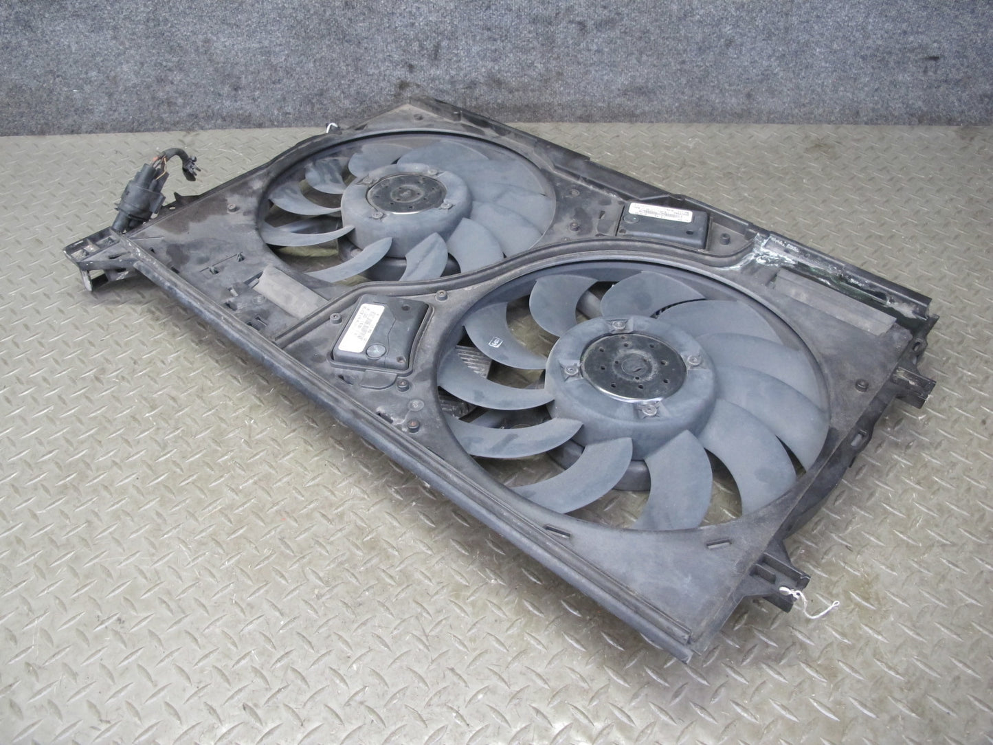 03-10 Bentley Continental GTC GT Flying Spur 6.0 Engine Cooling Fan Motor Shroud