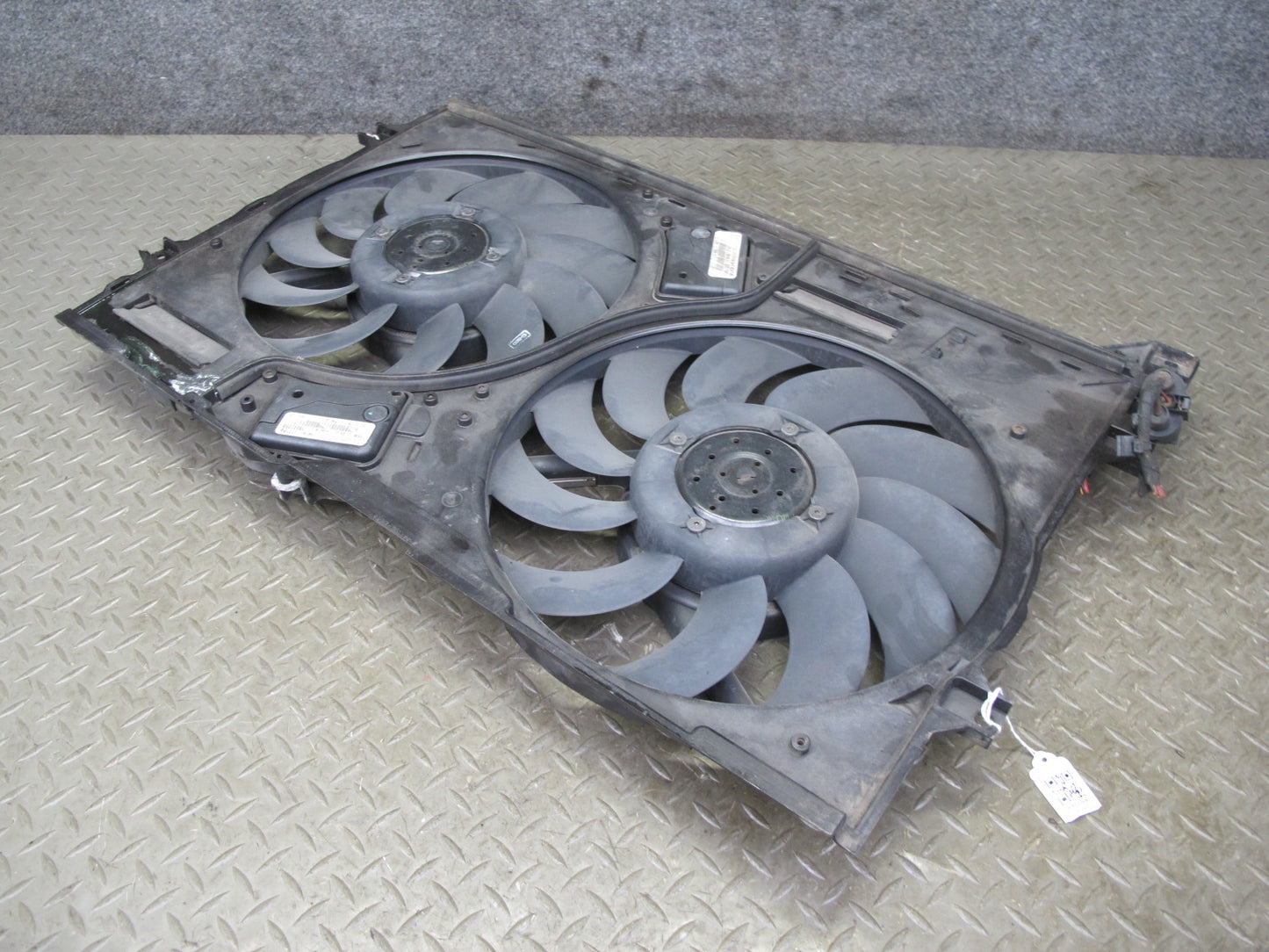 03-10 Bentley Continental GTC GT Flying Spur 6.0 Engine Cooling Fan Motor Shroud
