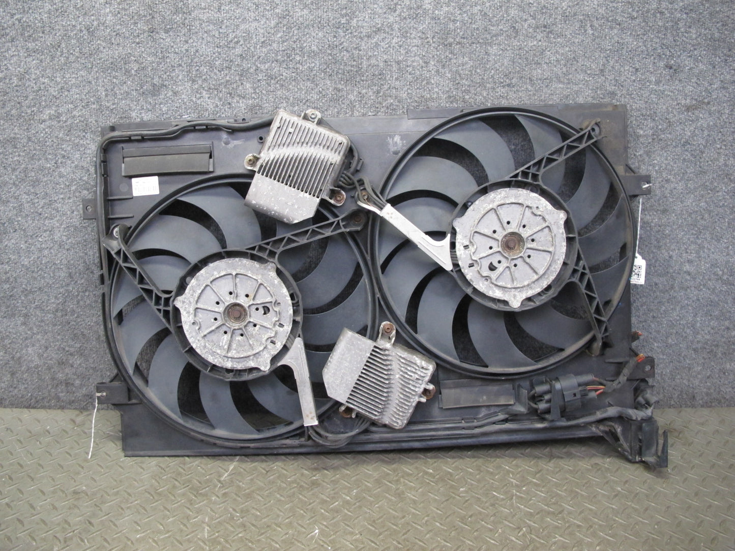 03-10 Bentley Continental GTC GT Flying Spur 6.0 Engine Cooling Fan Motor Shroud