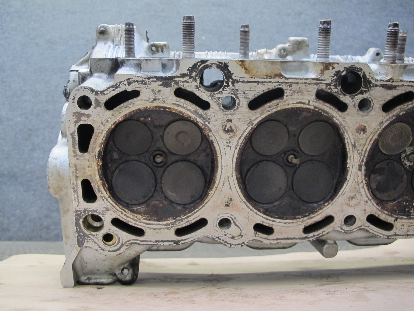 01-06 Lexus LS430 UCF30L 4.3L 3UZFE Left Engine Cylinder Head 120K Miles OEM