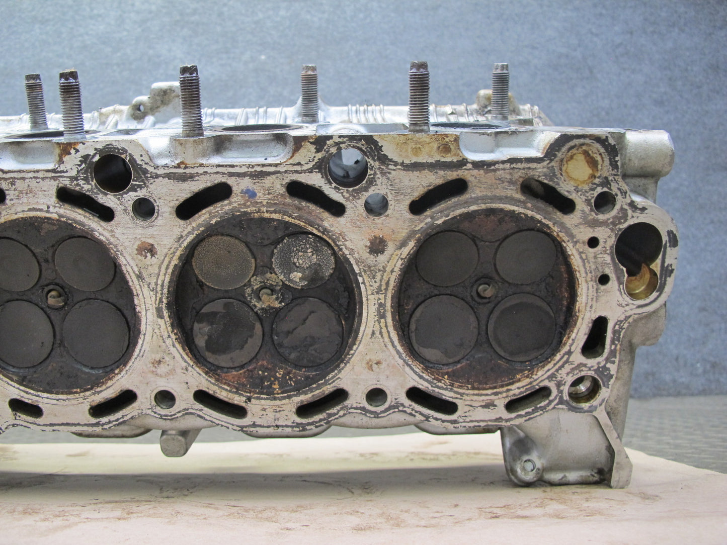 01-06 Lexus LS430 UCF30L 4.3L 3UZFE Left Engine Cylinder Head 120K Miles OEM