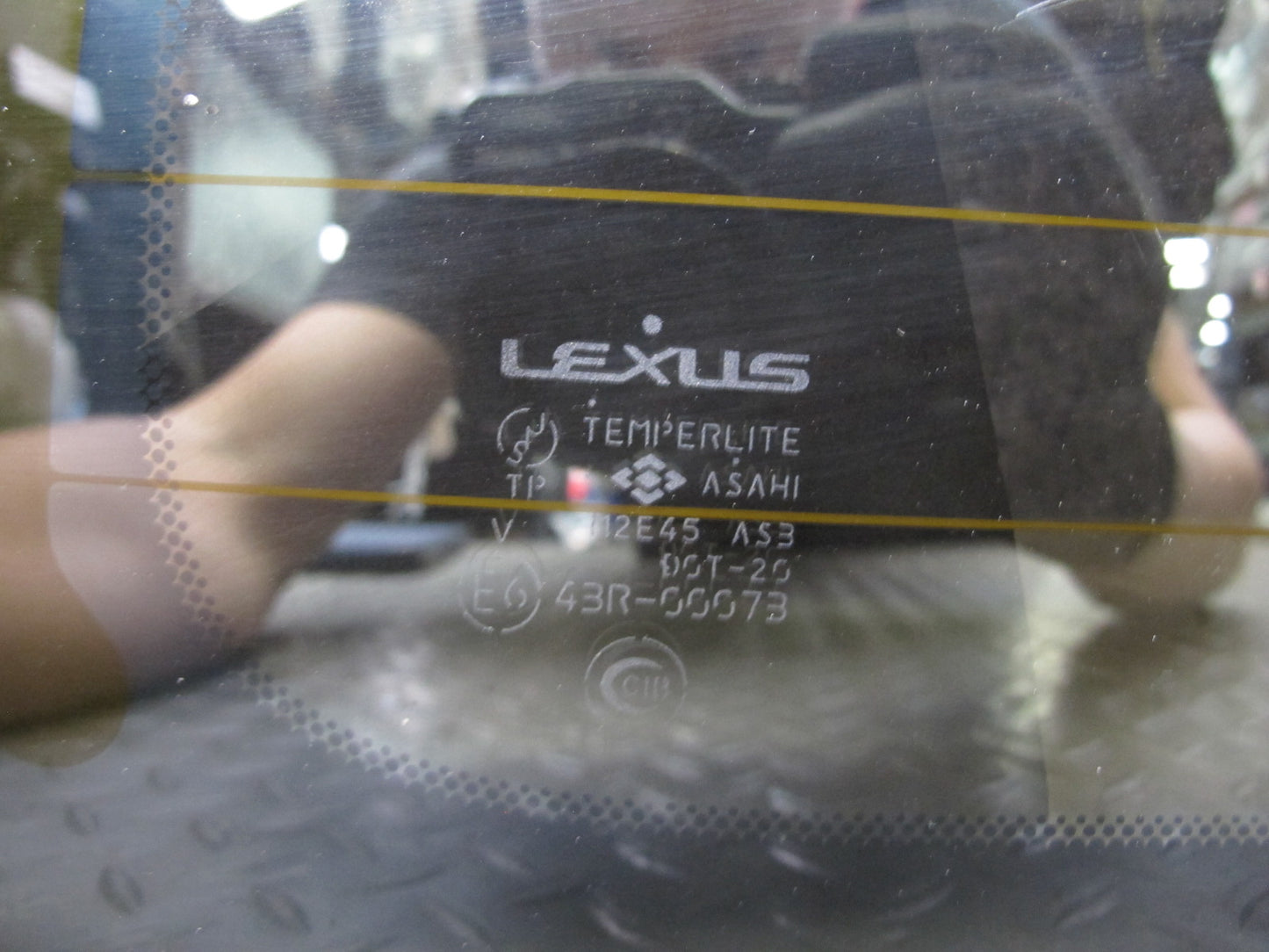 1998-2001 Lexus J100 LX470 Rear Tail Gate Trunk Glass Window