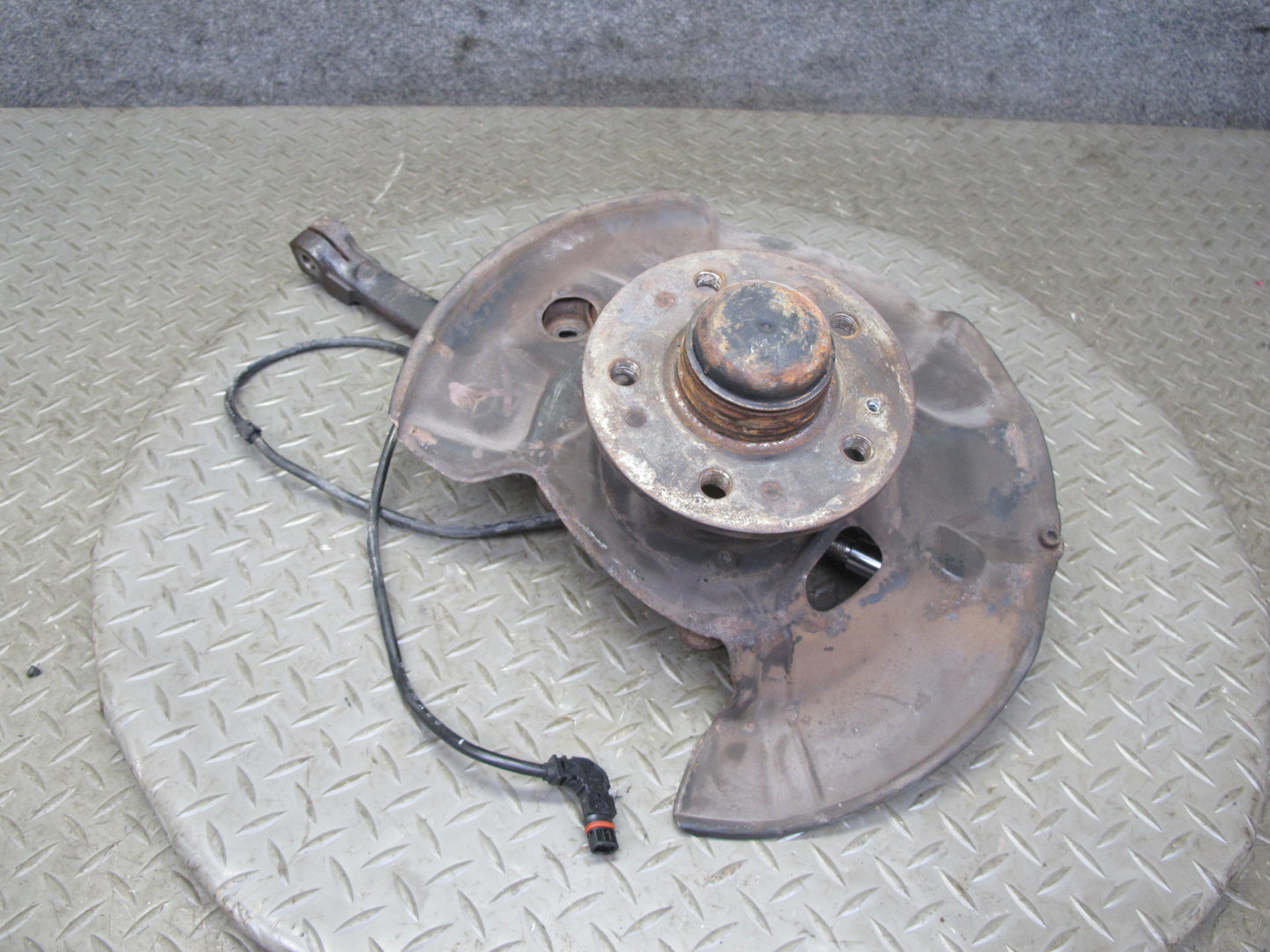 96-99 Mercedes W140 C140 RWD Front Left Spindle Knuckle Wheel Hub Bearing OEM