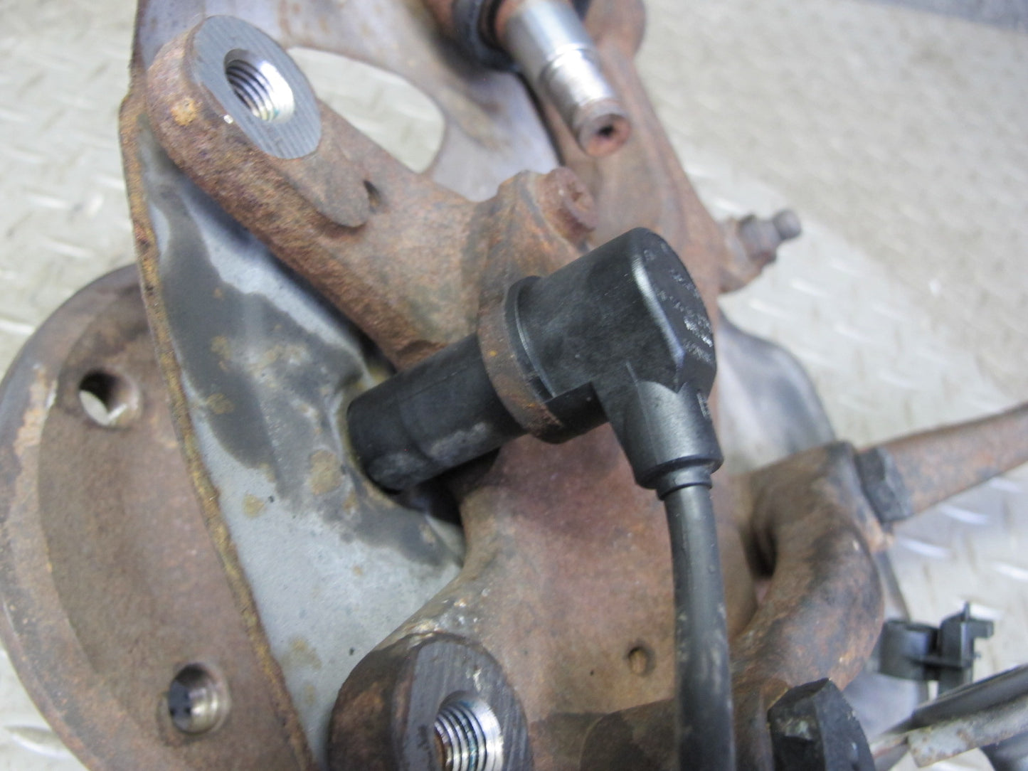 96-99 Mercedes W140 C140 RWD Front Left Spindle Knuckle Wheel Hub Bearing OEM