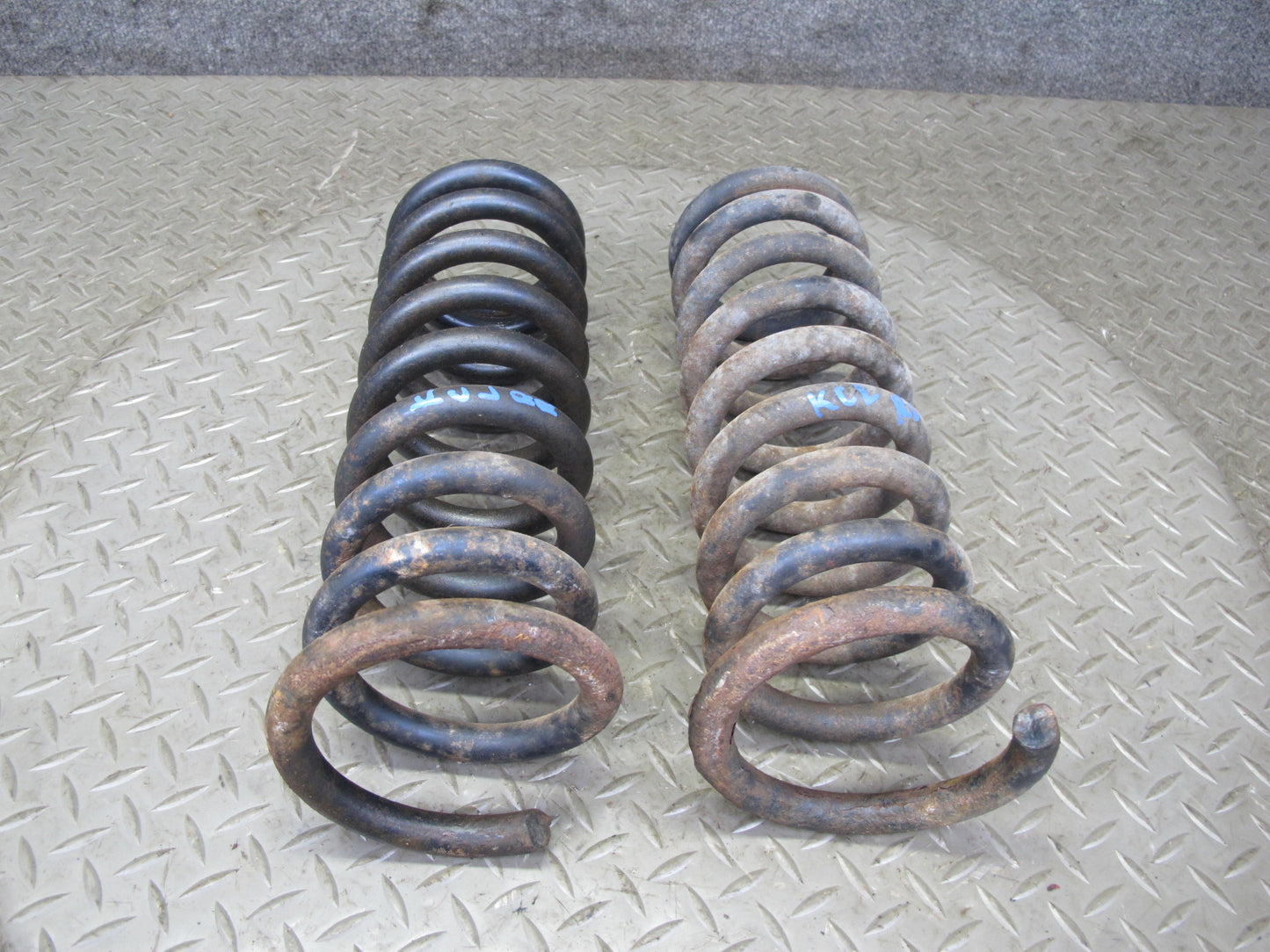 96-99 Mercedes W140 C140 CL600 Coupe Set of 2 Rear Left & Right Coil Spring OEM