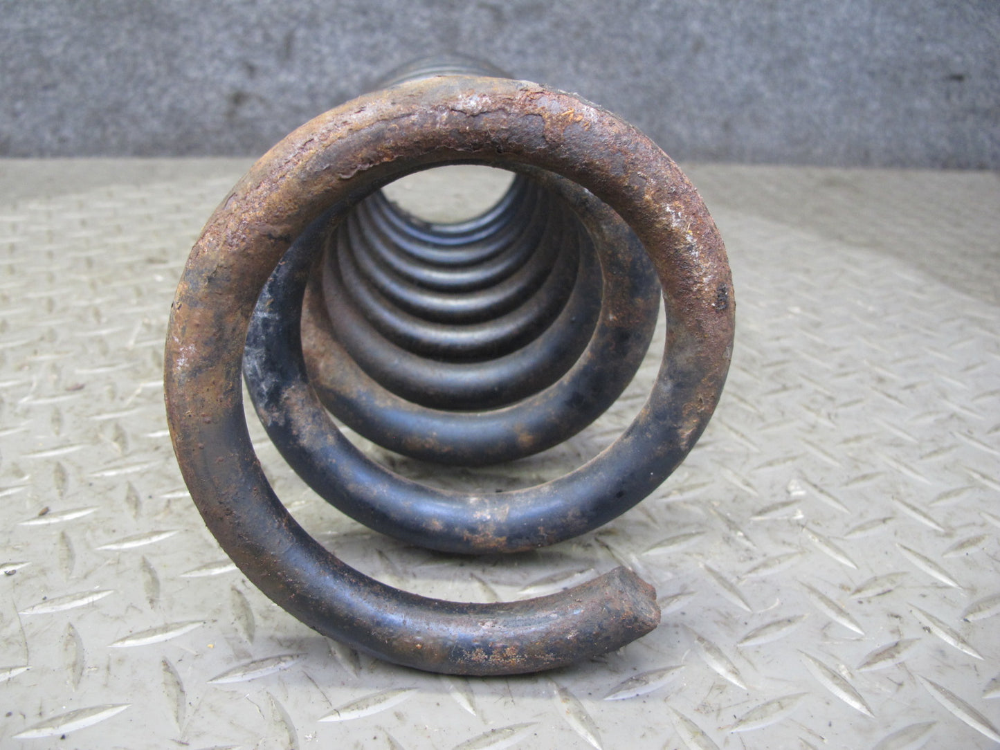 96-99 Mercedes W140 C140 CL600 Coupe Set of 2 Rear Left & Right Coil Spring OEM