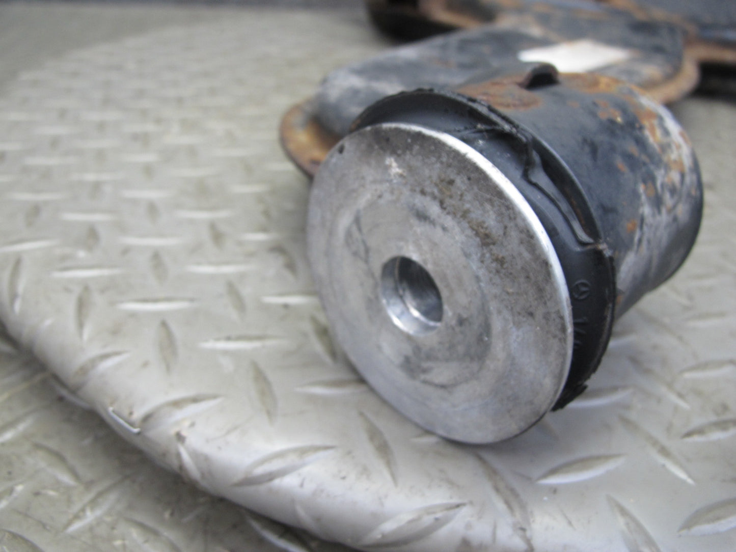 96-99 Mercedes W140 C140 Cl-class Set of 2 Front Left Suspension Control Arm OEM