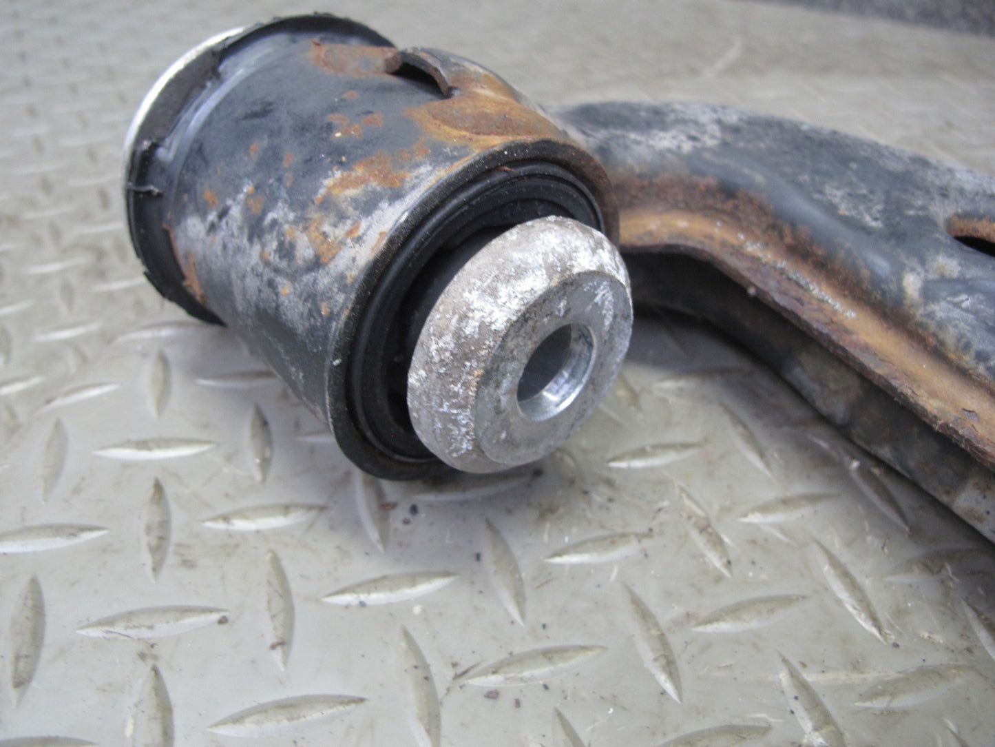 96-99 Mercedes W140 C140 Cl-class Set of 2 Front Left Suspension Control Arm OEM