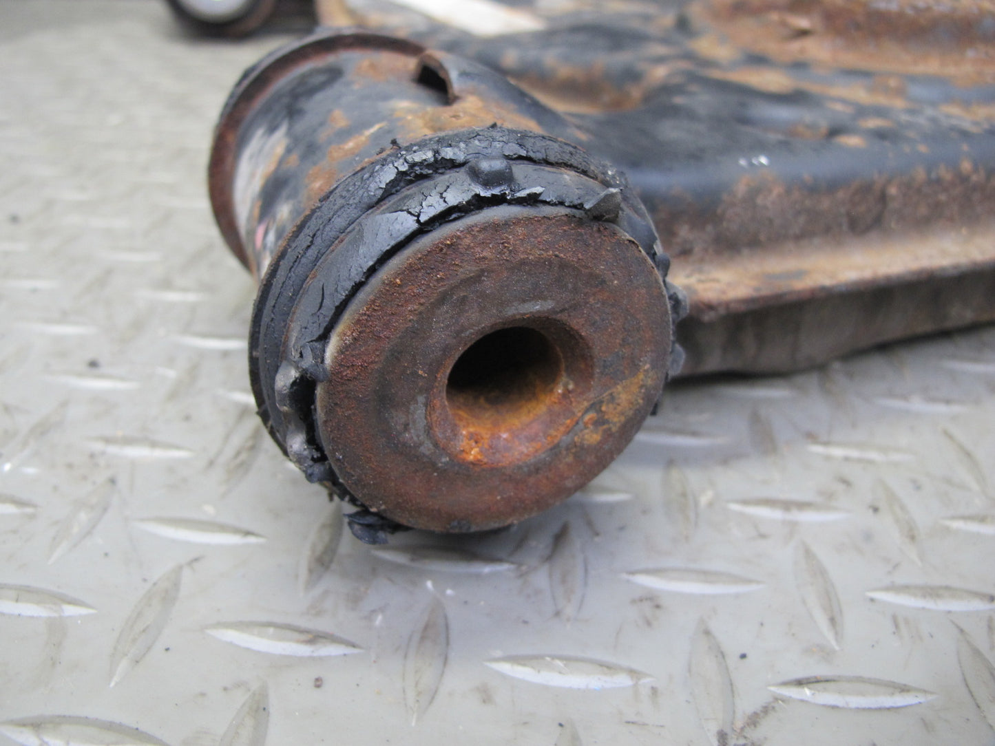 96-99 Mercedes W140 C140 Cl-class Set of 2 Front Left Suspension Control Arm OEM