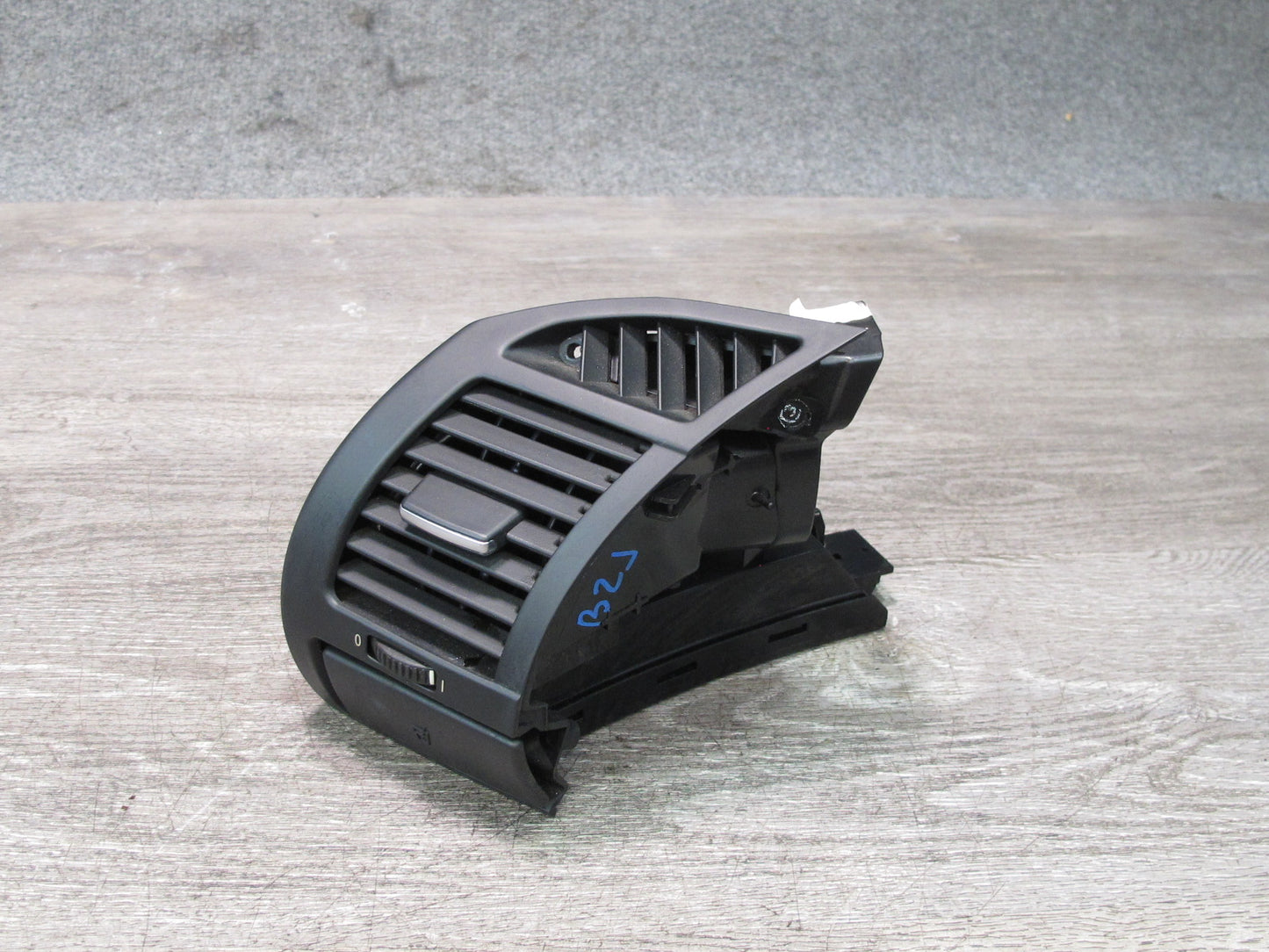 03-08 BMW E86 E85 Z4 Dash Left Air Vent Grille w CUP Holder Black 6945399 OEM