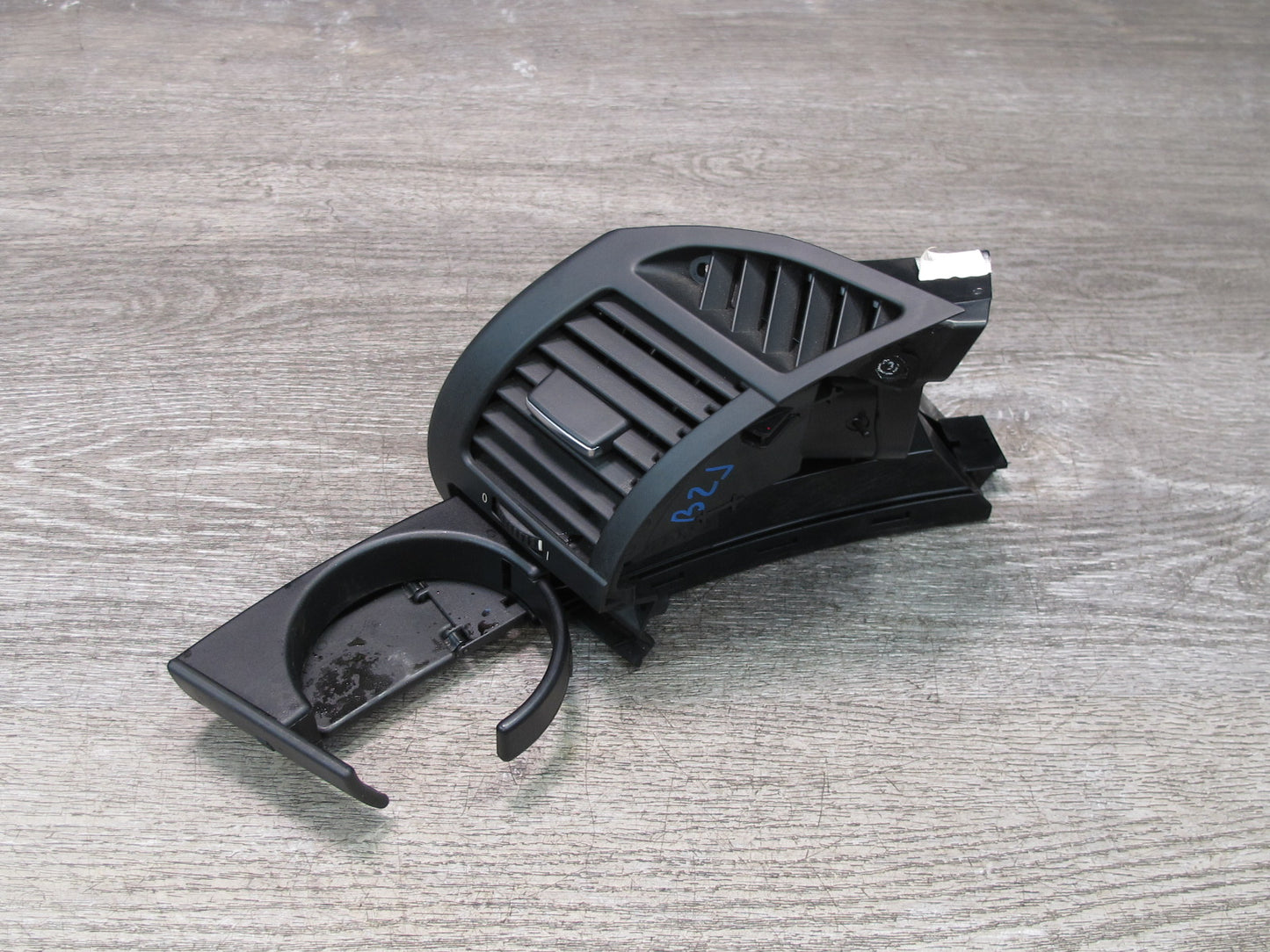03-08 BMW E86 E85 Z4 Dash Left Air Vent Grille w CUP Holder Black 6945399 OEM