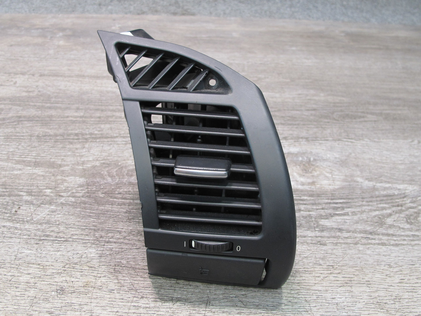 03-08 BMW E86 E85 Z4 Dash Right Air Vent Grille w CUP Holder Black 6945400 OEM