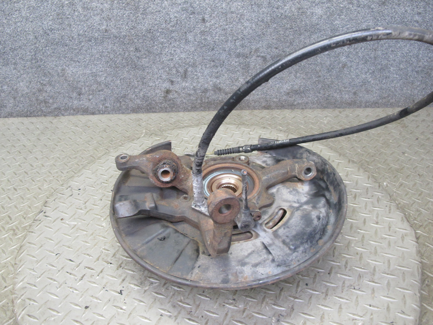 96-99 Mercedes W140 C140 RWD Rear Left Spindle Knuckle Wheel Hub Bearing OEM