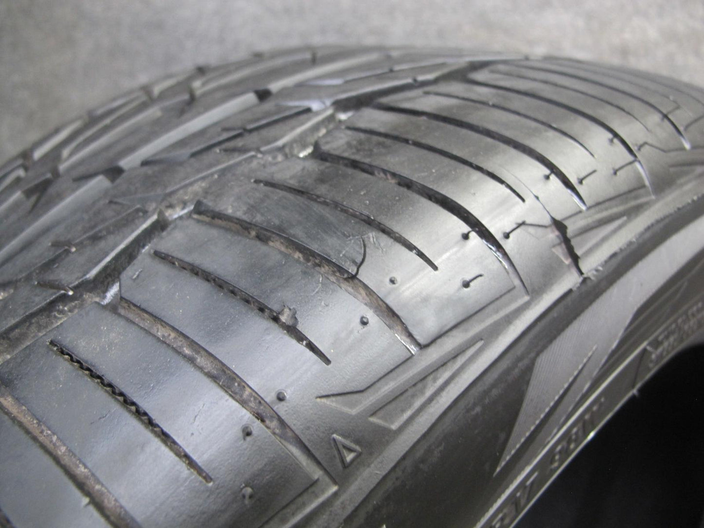 Set of 2 Toyo Extensa HP II ALL Season Tire 275/40 R17 98W 4024 9/32 Tread