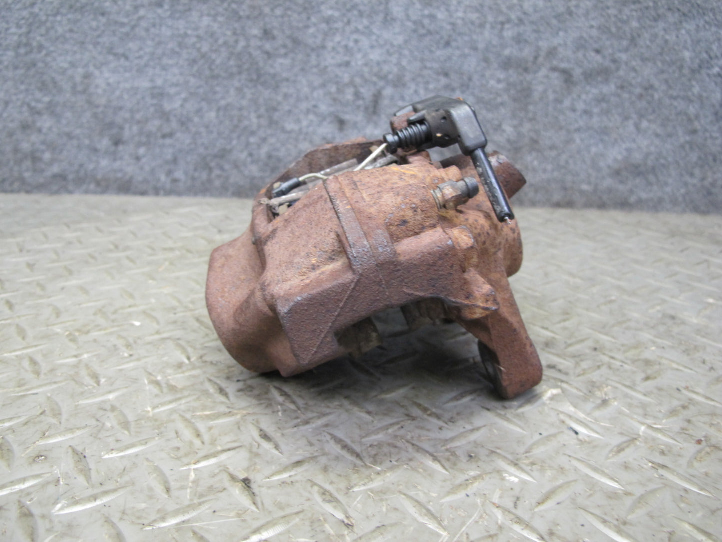 96-99 Mercedes W140 C140 Set of 2 Rear Left & Right Brake Caliper OEM