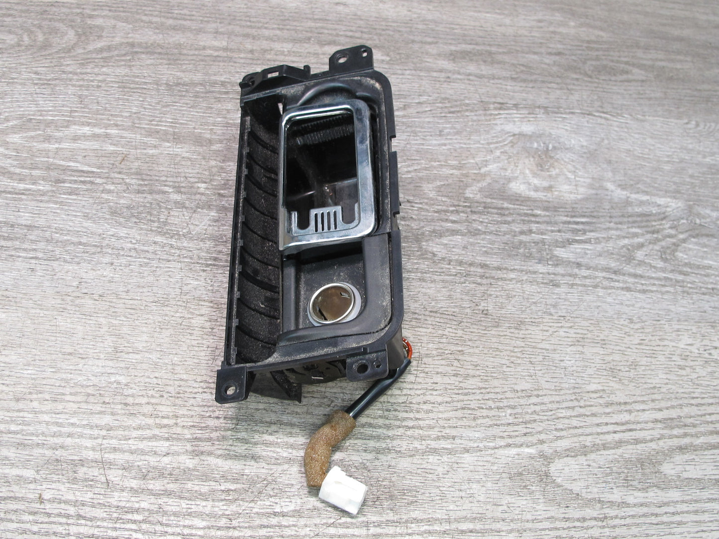 01-06 Lexus UCF30 LS430 Center Console Ashtray w Cover Bracket OEM