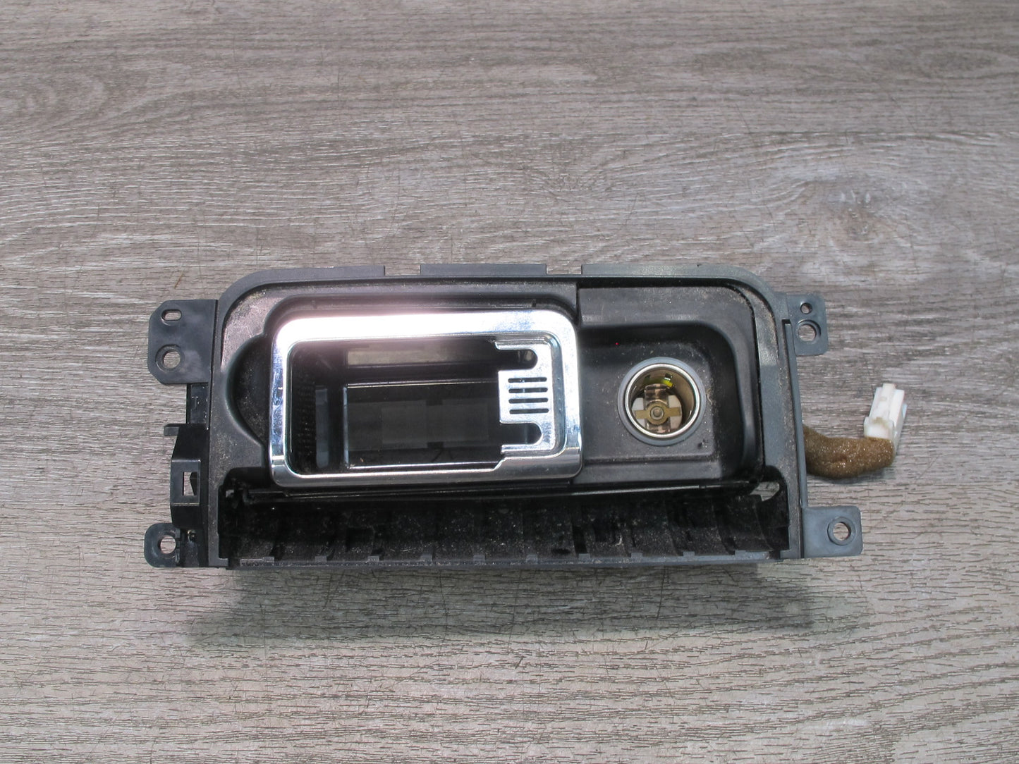 01-06 Lexus UCF30 LS430 Center Console Ashtray w Cover Bracket OEM