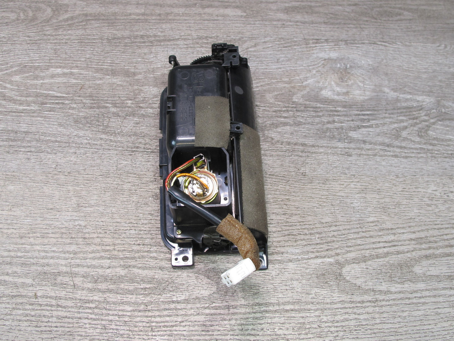 01-06 Lexus UCF30 LS430 Center Console Ashtray w Cover Bracket OEM