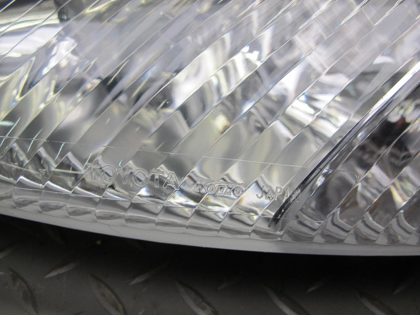 97-98 Lexus UZZ30L SC300 SC400 Front Left Outer Halogen Headlight Lamp OEM