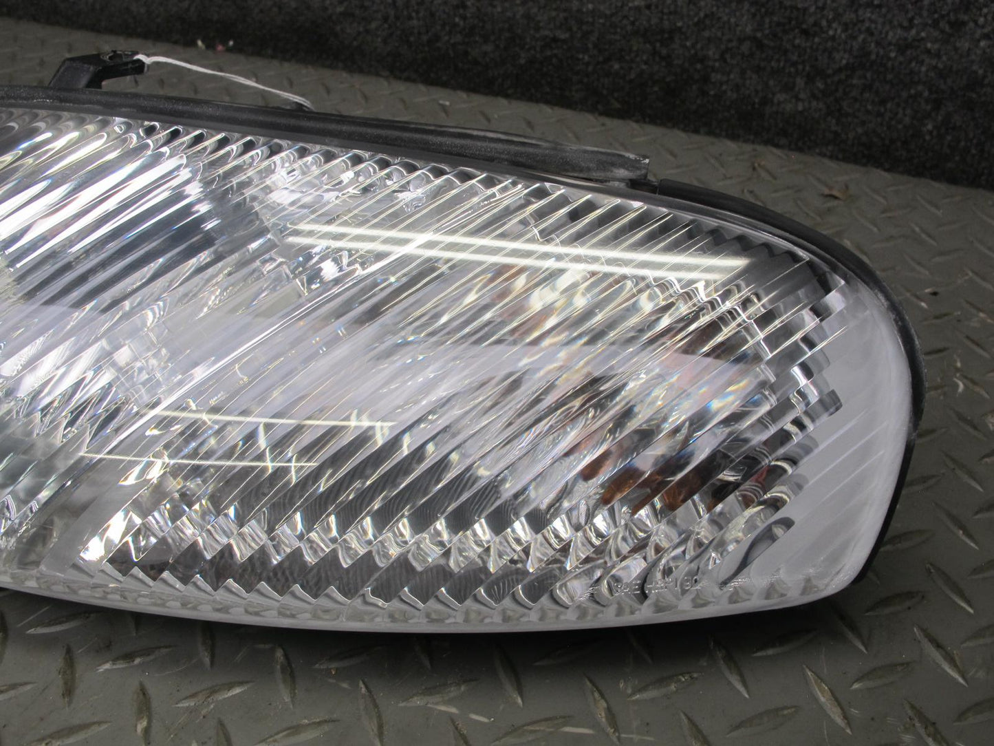 97-98 Lexus UZZ30L SC300 SC400 Front Left Outer Halogen Headlight Lamp OEM