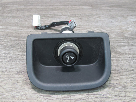 04-06 Lexus UCF30L LS430 Rear Center Console Outlet 12V Socket w Trim Black OEM