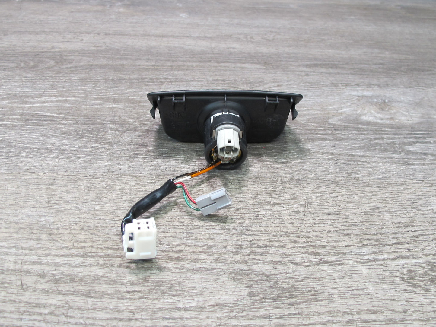 04-06 Lexus UCF30L LS430 Rear Center Console Outlet 12V Socket w Trim Black OEM