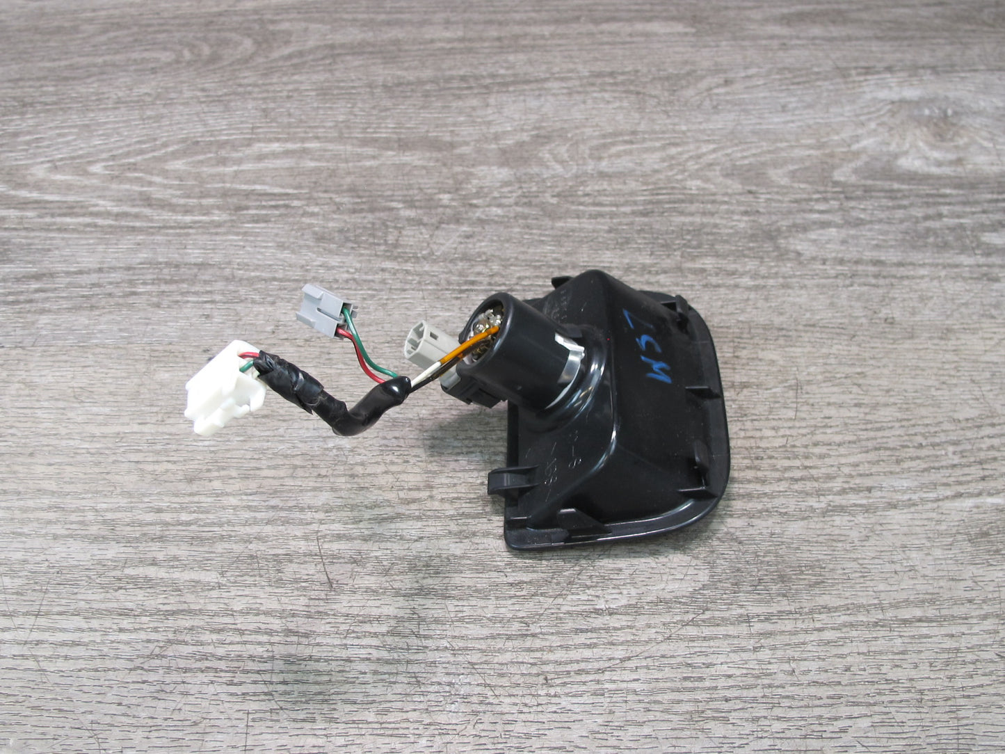 04-06 Lexus UCF30L LS430 Rear Center Console Outlet 12V Socket w Trim Black OEM