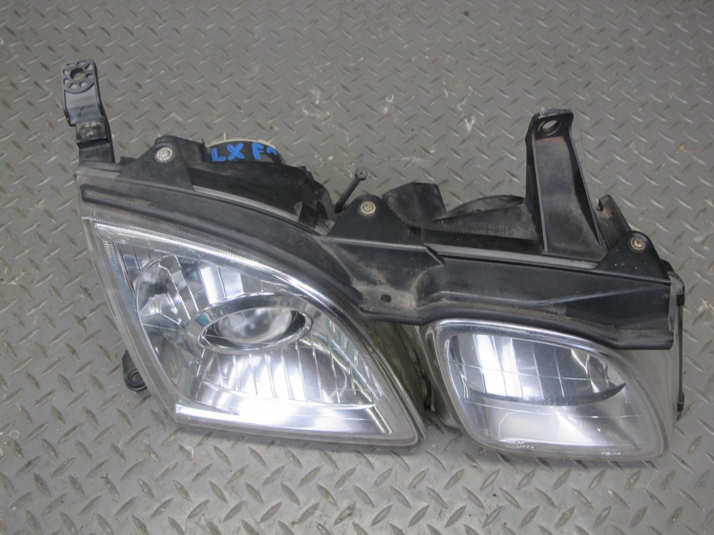 1998-2002 Lexus LX470 Front Right Pass Side Halogen Headlight Lamp