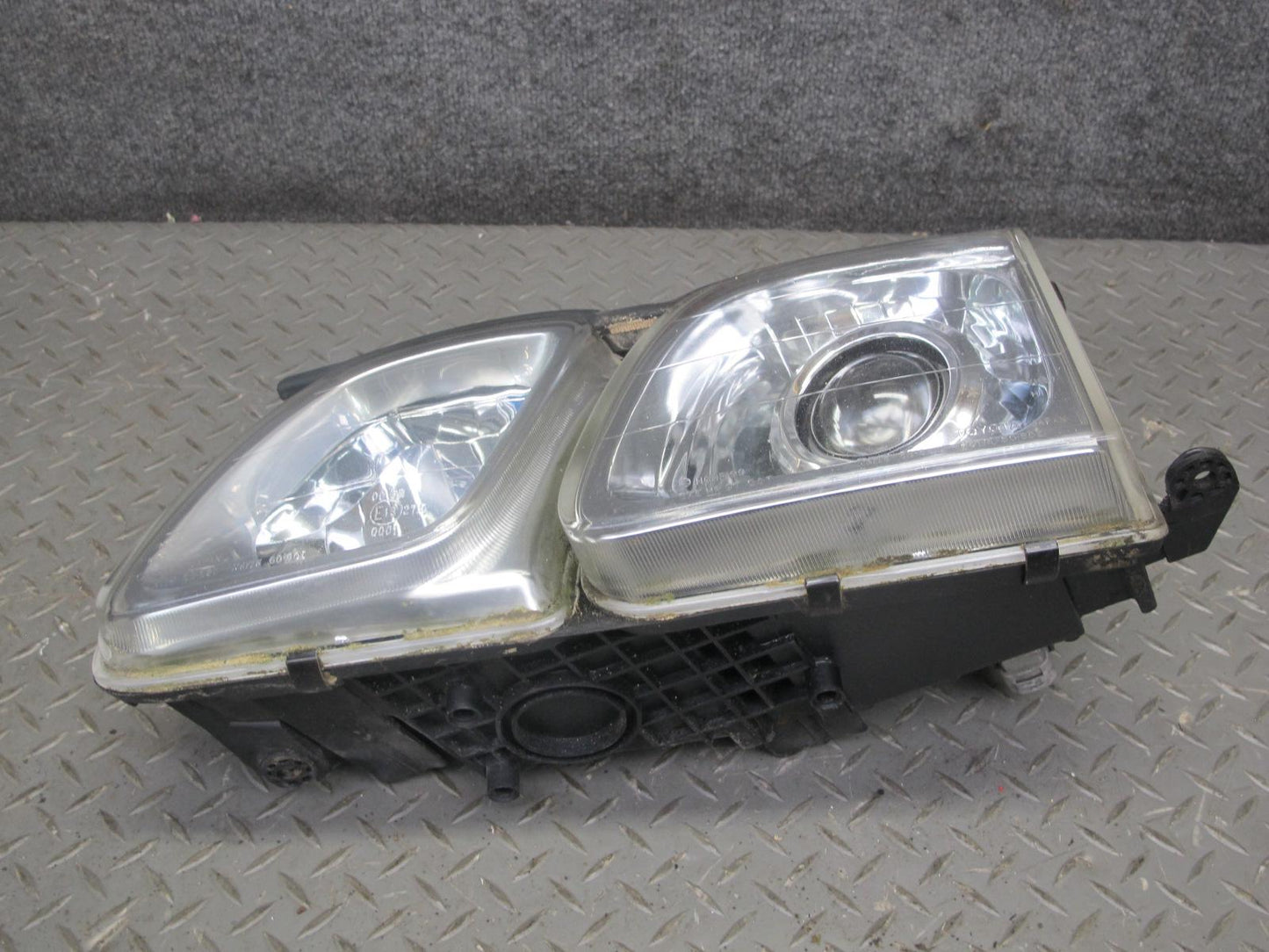 1998-2002 Lexus LX470 Front Left Driver Side Halogen Headlight Lamp