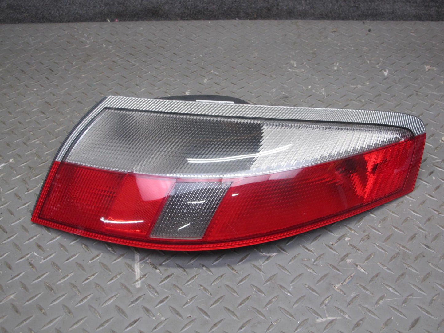 2001-2005 Porsche 911 996 Rear Right Pass Side Tail Light Brake Lamp