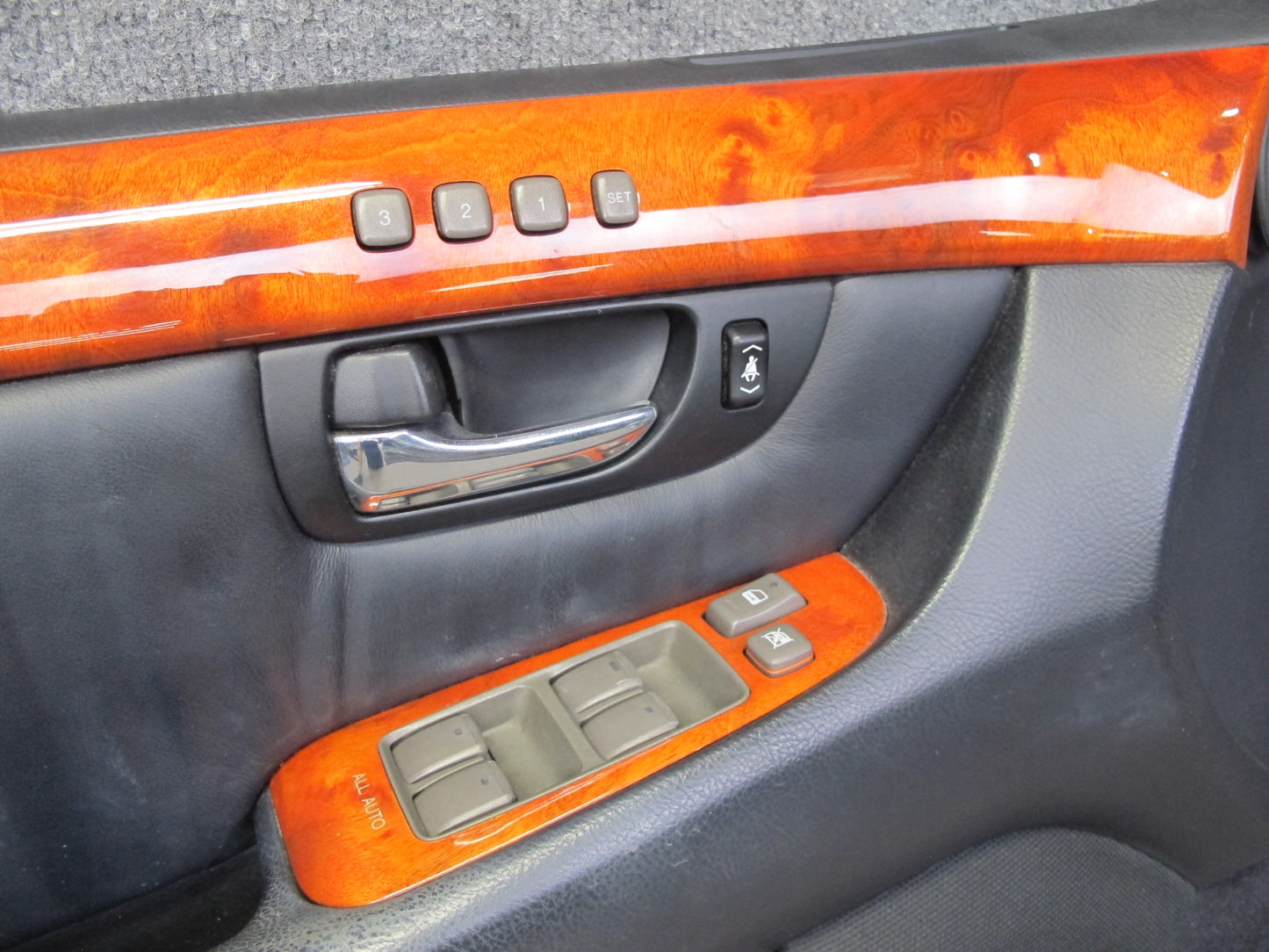 04-06 Lexus UCF30L LS430 Set of 2 Front Door Interior Trim Cover Panel Black OEM