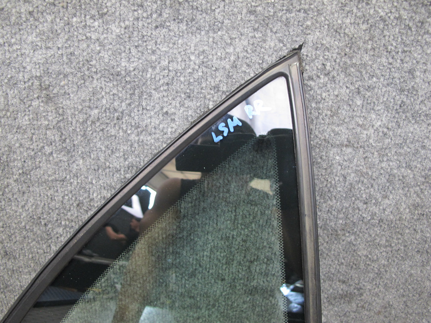 01-06 Lexus UCF30L LS430 Rear Right Door Fixed Glass Window OEM