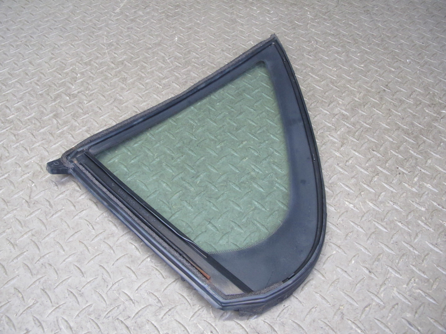 01-06 Lexus UCF30L LS430 Rear Right Door Fixed Glass Window OEM