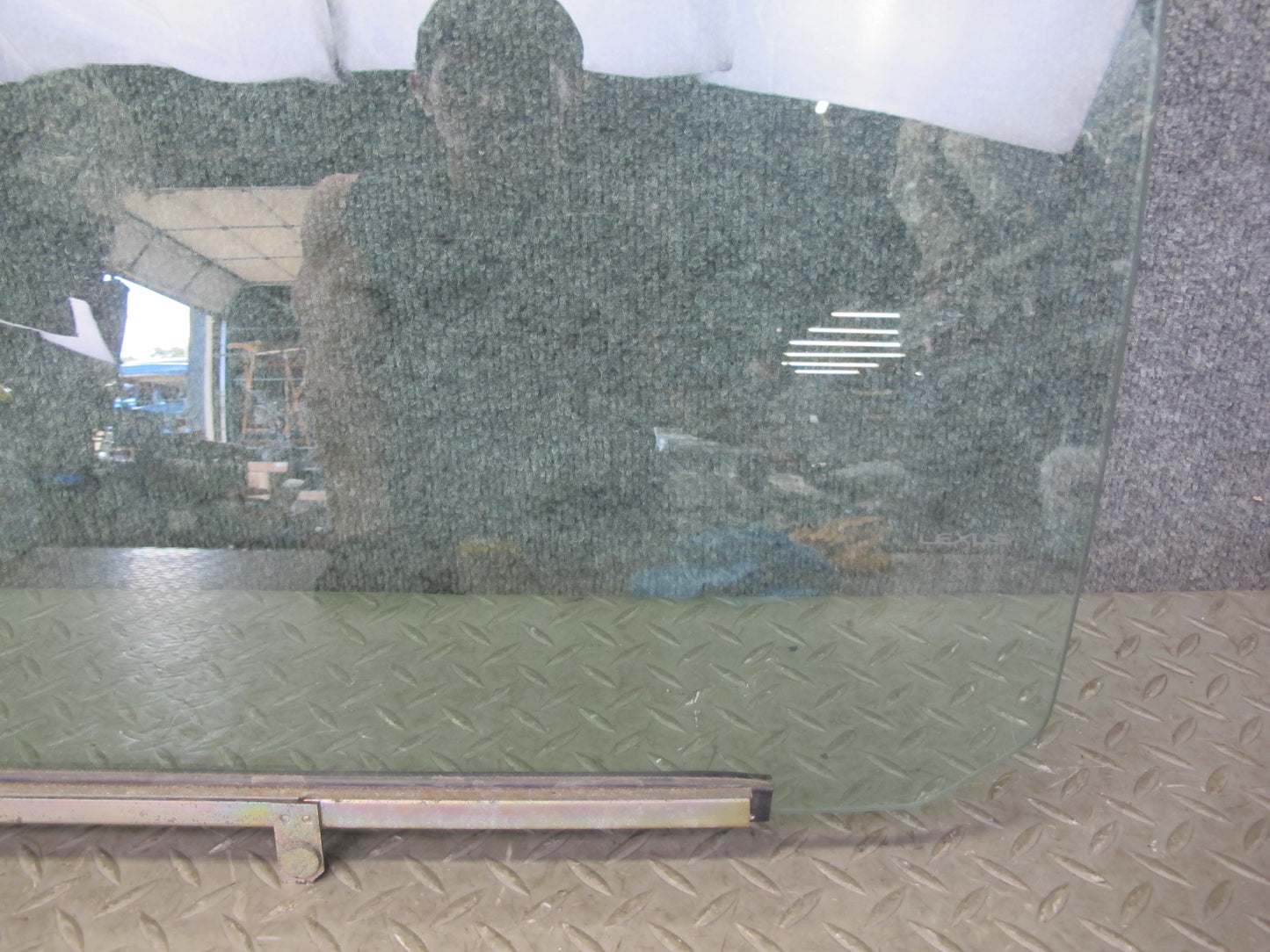 01-06 Lexus UCF30L LS430 Rear Left Door Glass Window OEM