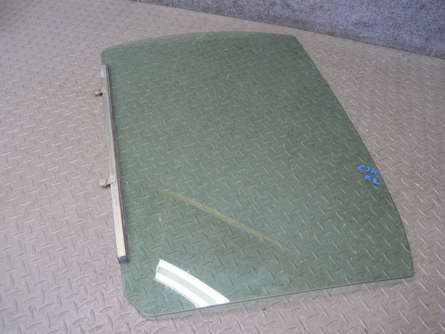 01-06 Lexus UCF30L LS430 Rear Left Door Glass Window OEM