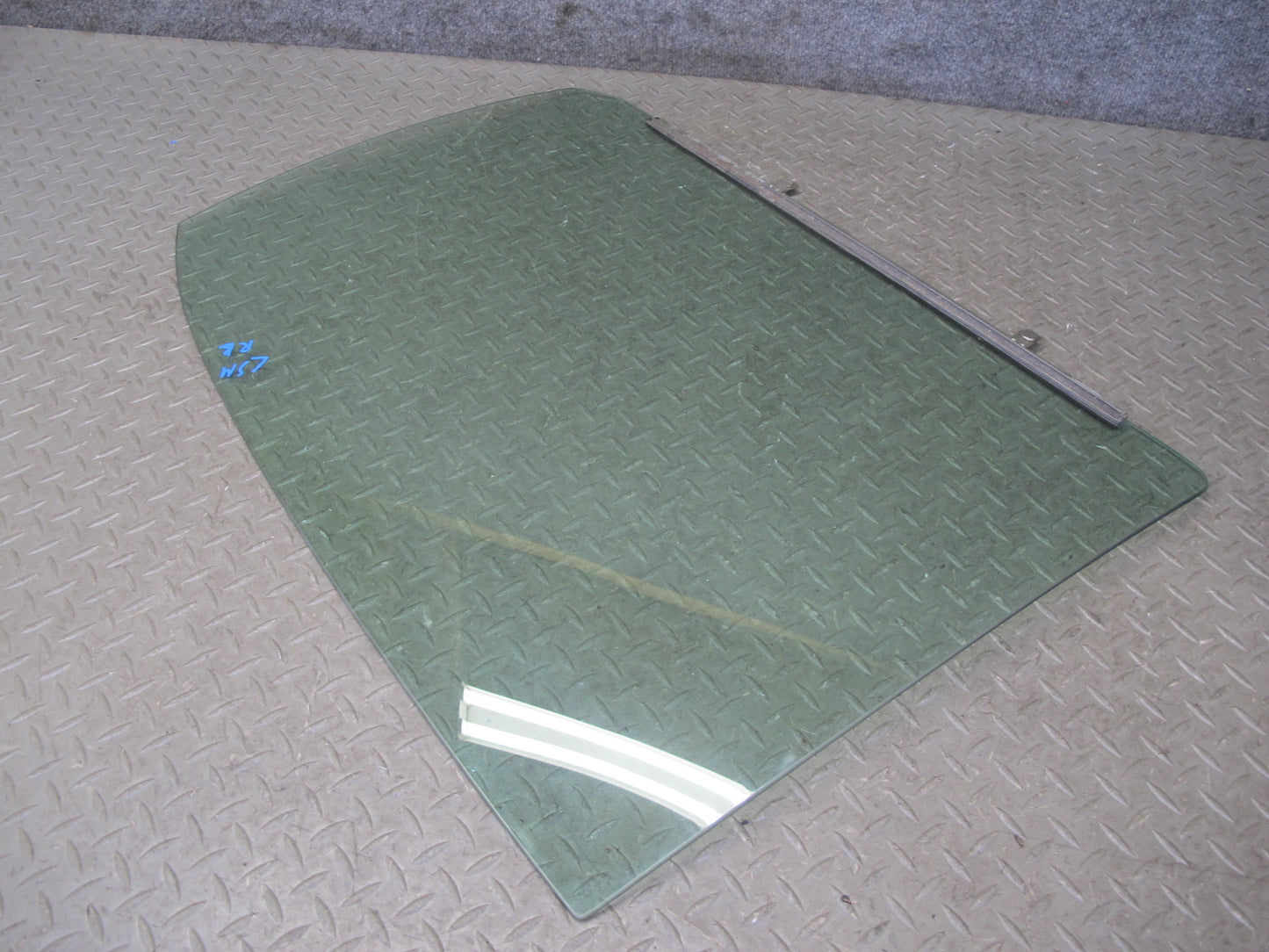 01-06 Lexus UCF30L LS430 Rear Left Door Glass Window OEM