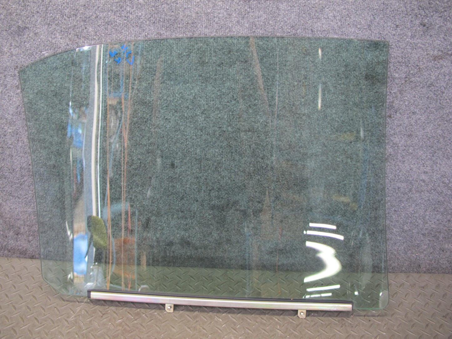 01-06 Lexus UCF30L LS430 Rear Left Door Glass Window OEM