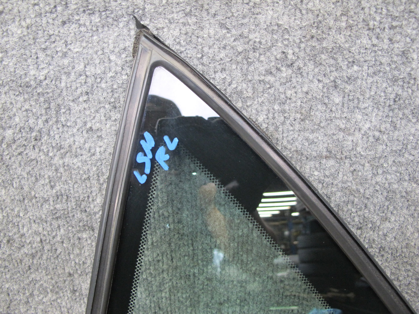 01-06 Lexus UCF30L LS430 Rear Left Door Fixed Glass Window OEM
