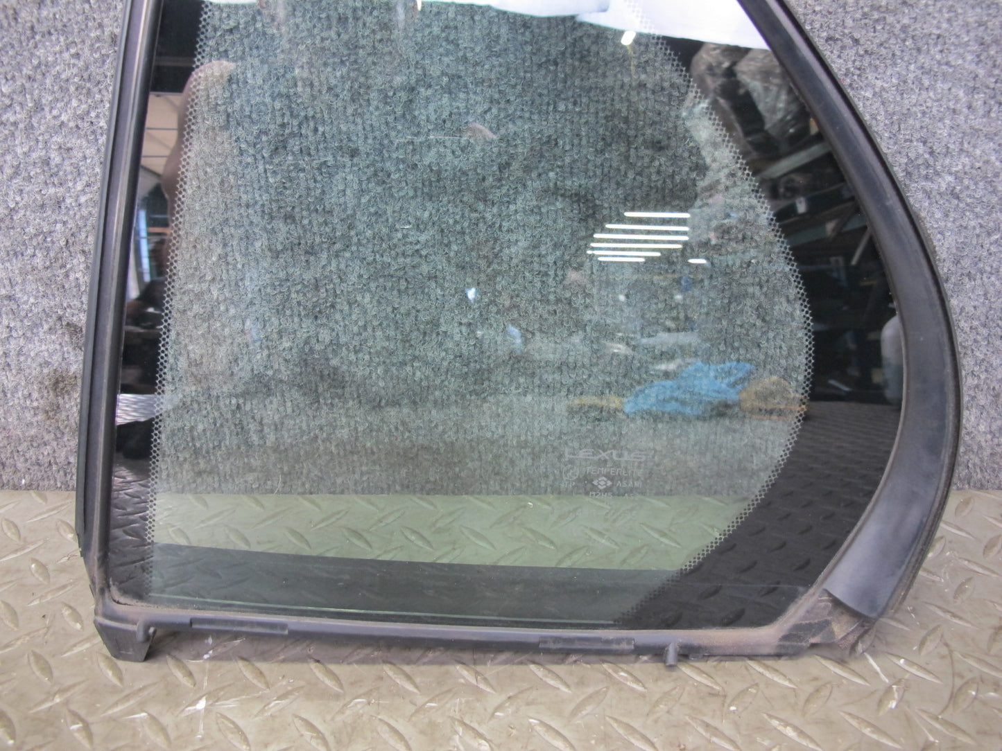 01-06 Lexus UCF30L LS430 Rear Left Door Fixed Glass Window OEM