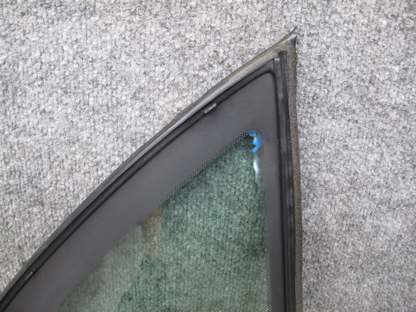01-06 Lexus UCF30L LS430 Rear Left Door Fixed Glass Window OEM