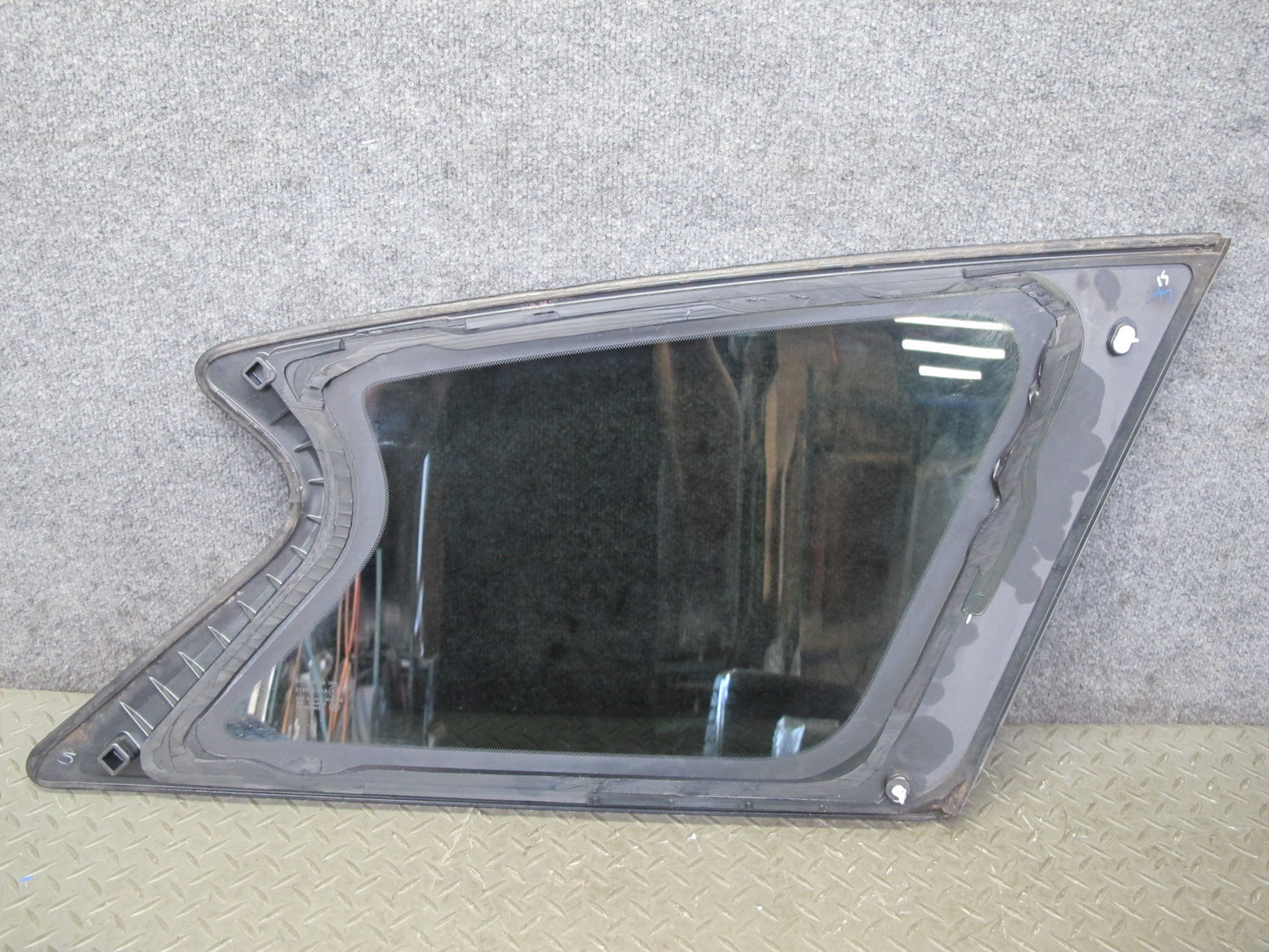 2014-2017 Infiniti QX60 Rear Left Quarter Glass Window