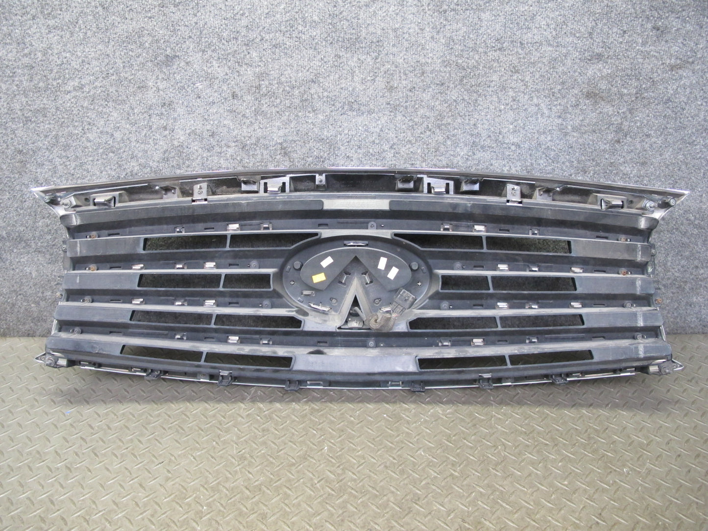 2014-2015 Infiniti QX60 2.5L Hybrid Front Bumper Chrome Grille w Camera