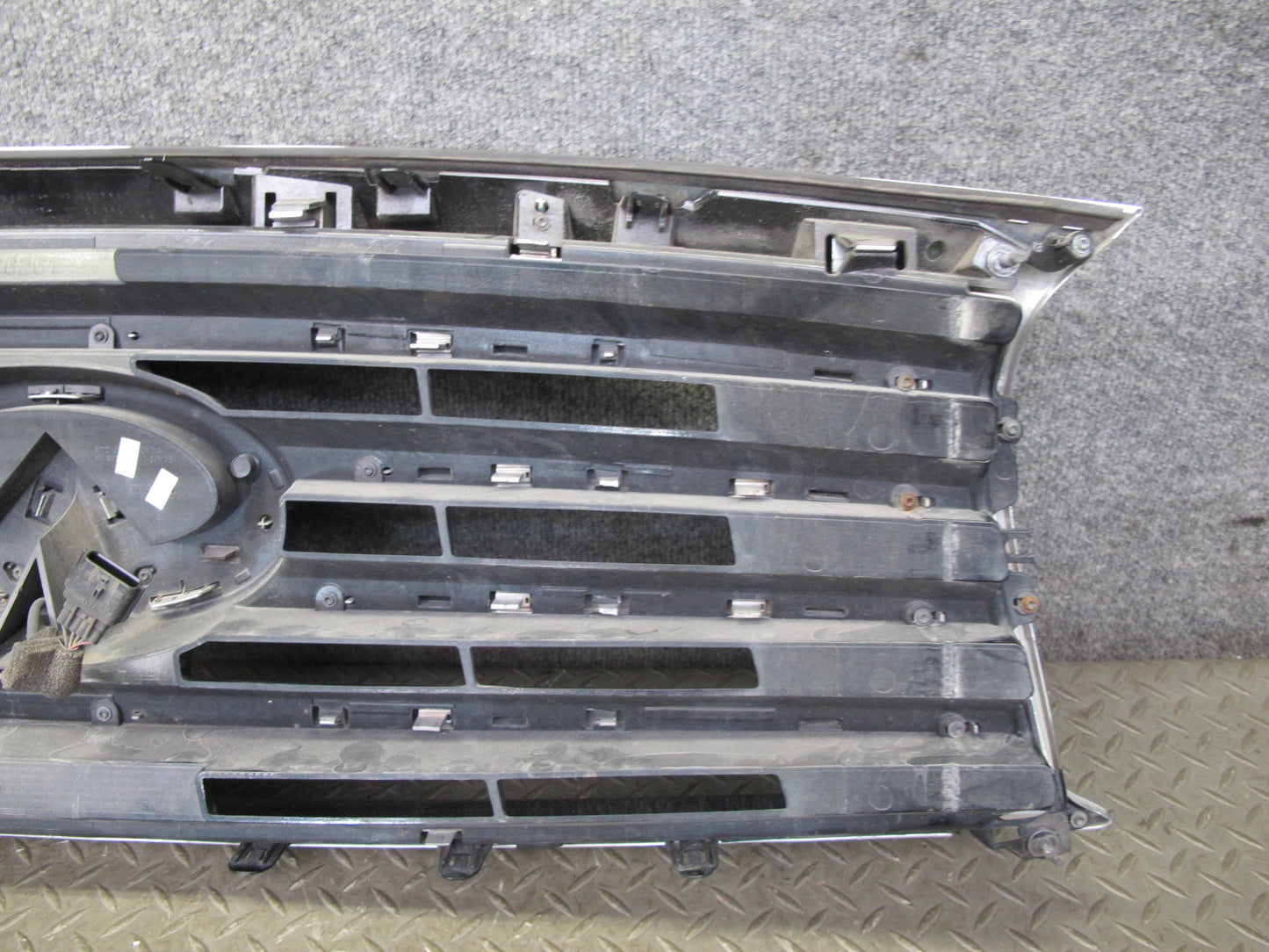 2014-2015 Infiniti QX60 2.5L Hybrid Front Bumper Chrome Grille w Camera