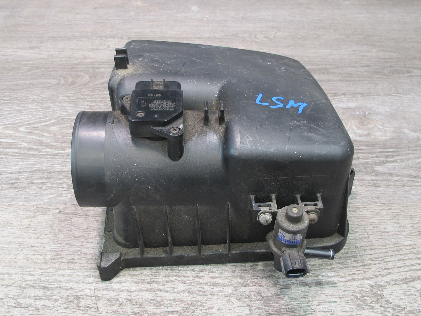 04-06 Lexus LS430 Air Intake Cleaner Filter Box Cover w MAF & Vacuum Switch OEM